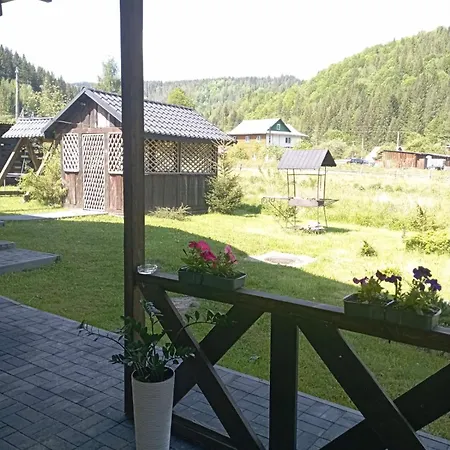 U Anastasii I Sofii Bilya Richki Guest House Mykulychyn Exterior photo
