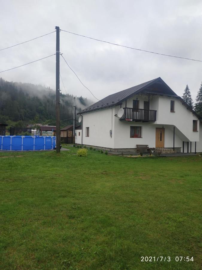 U Anastasii I Sofii Bilya Richki