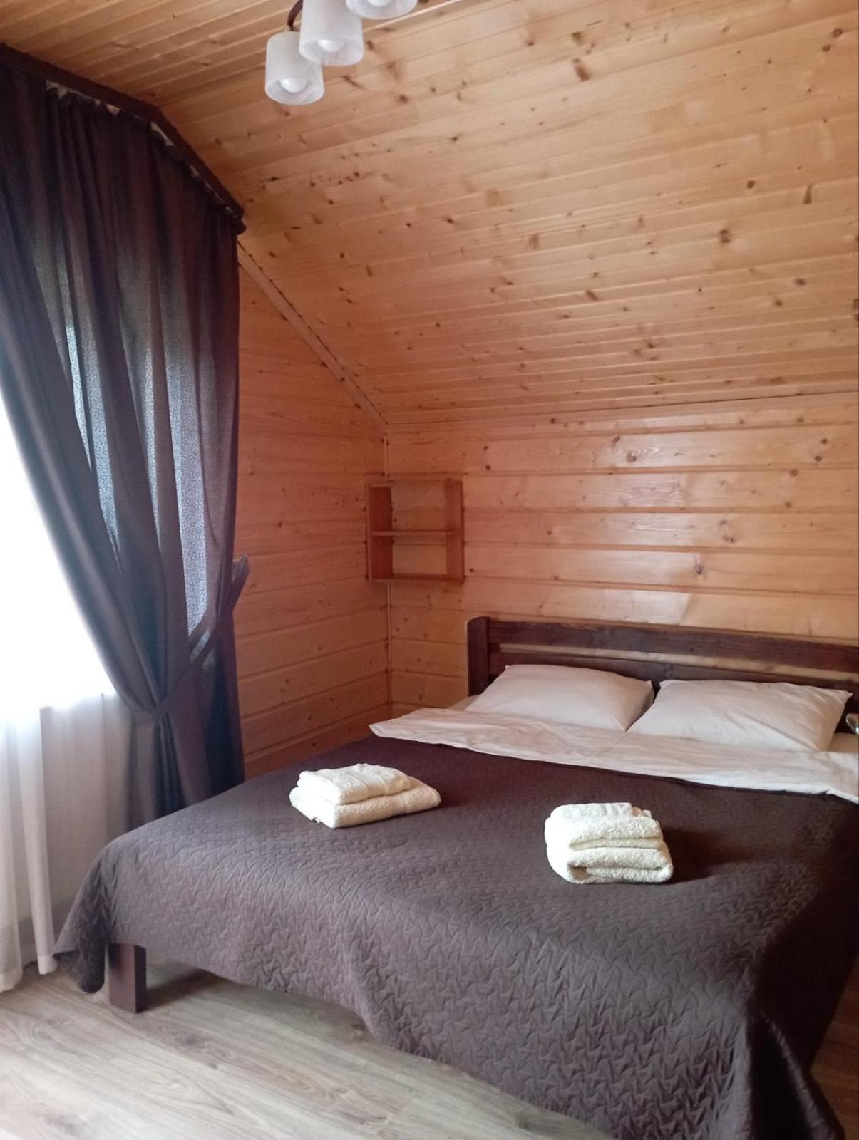 U Anastasii I Sofii Bilya Richki *