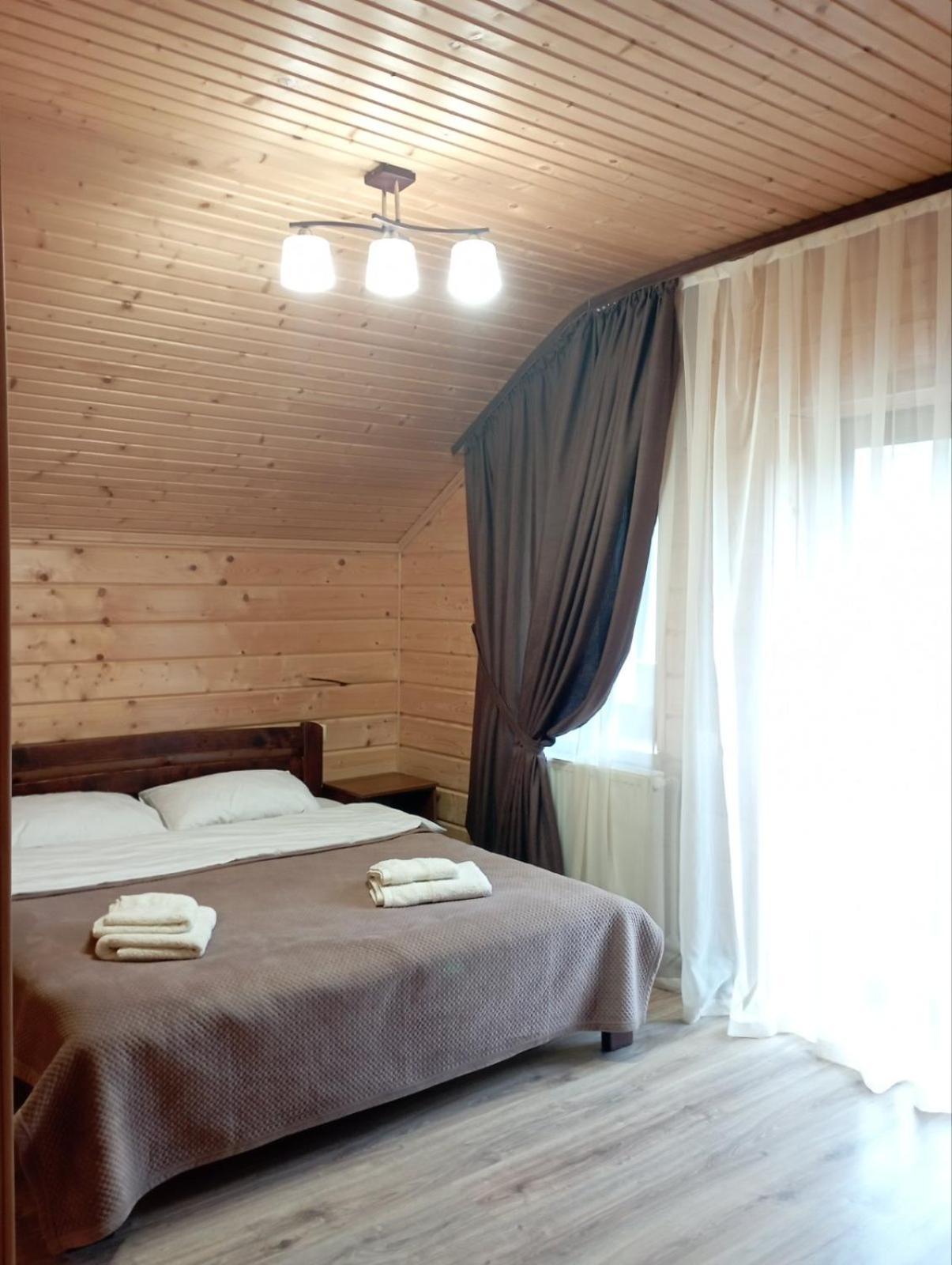 U Anastasii I Sofii Bilya Richki Country house Mykulychyn