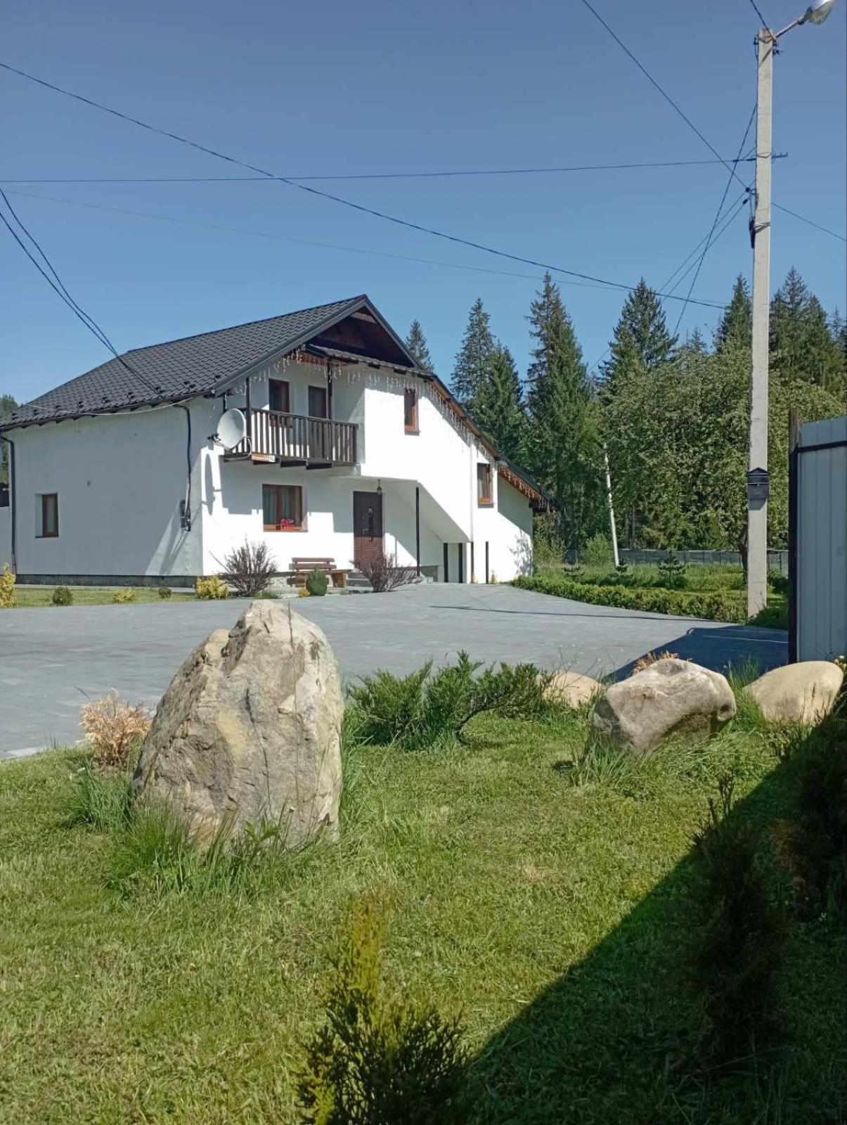 U Anastasii I Sofii Bilya Richki Country house