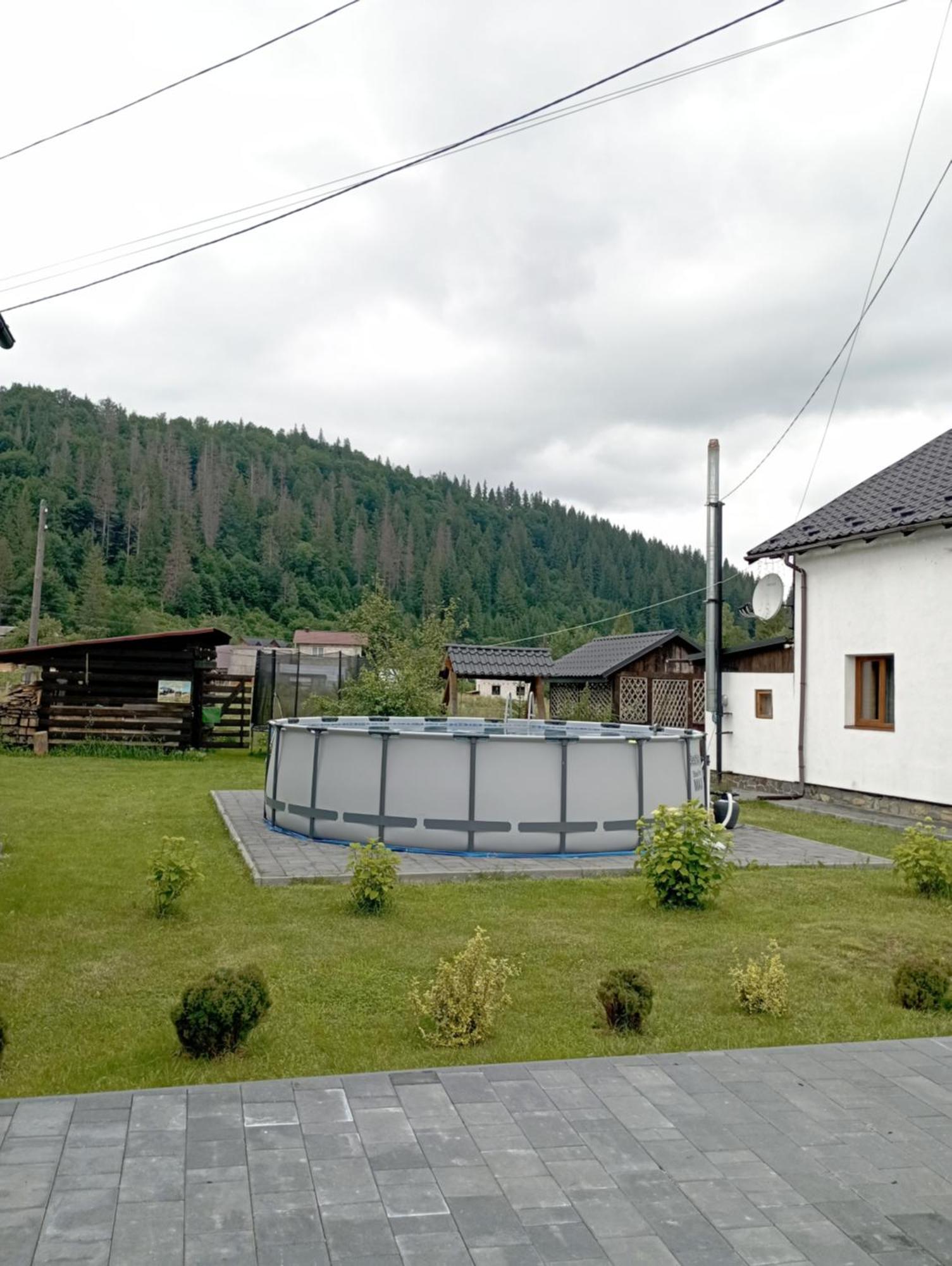 Country house U Anastasii I Sofii Bilya Richki Mykulychyn